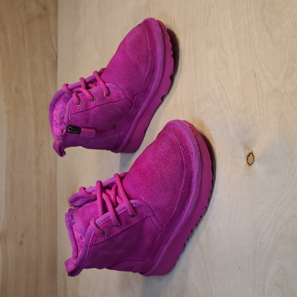 UGG Kids Neumel II Chukka Pink Boots Kids Size 8C - Picture 4 of 12